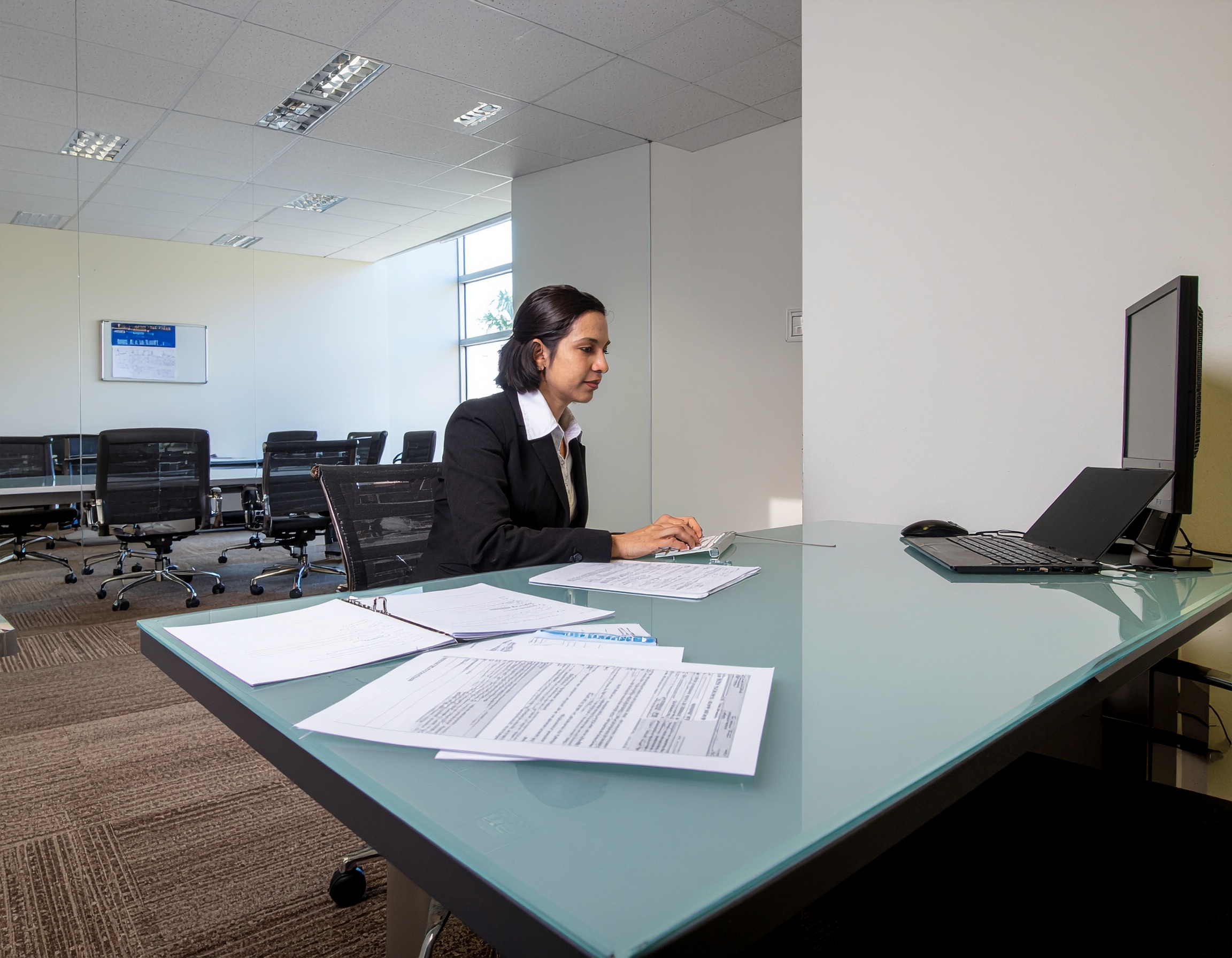 sau-khi-website-chay-xong-doanh-nghiep-can-lam-gi-tiep-theo-firefly-business-ai-assistant-using-internal-documents-knowledge-base-product-files-and-com-720968-pwnr8z